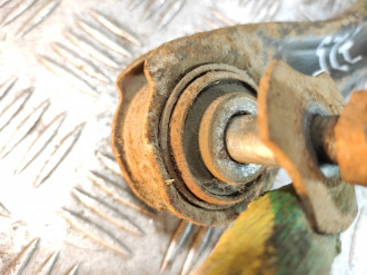 Тяга задняя поперечная E 124