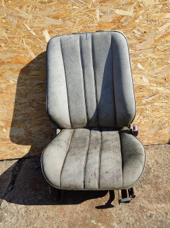 Сиденье переднее правое E 210