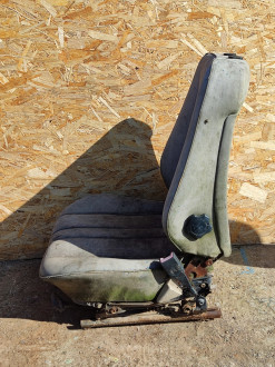 Сиденье переднее правое E 210