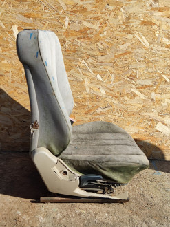 Сиденье переднее правое E 210