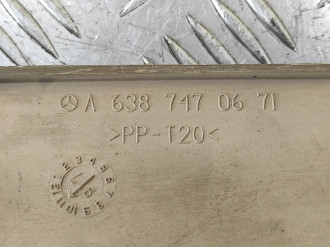 Обшивка крышки багажника Vito 638