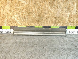 Накладка порога внутренняя передняя правая E 210