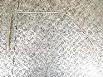 Молдинг стекла двери левой задней E 123