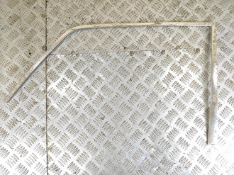 Молдинг стекла двери левой передней E 123