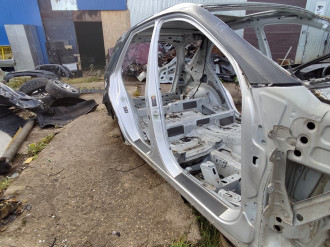 Порог со стойкой правой Ml 164