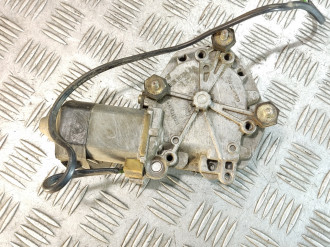 Моторчик стеклоподъемника левый задний E 124