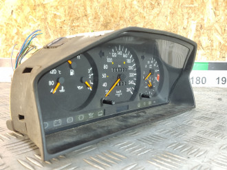 Панель приборов E 124