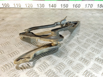 Петля капота правая E 124