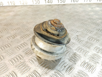 Опора двигателя правая E 124