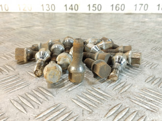 Болт Гайка колесные E 124