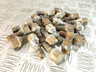 Болт Гайка колесные E 124