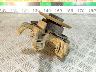 Кулак задний левый E 124