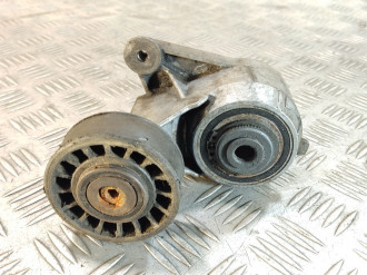 Натяжитель ремня E 124