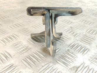 Крюк открывания капота Ml 164