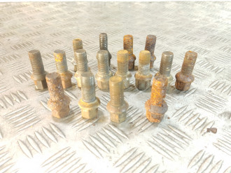 Болт Гайка колесные Ml 164