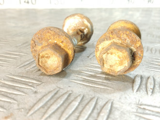 Болт развальный задний Ml 164