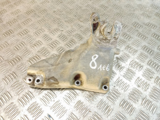 Кронштейн двигателя S 221