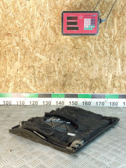 Обшивка багажника левая Ml 164