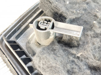 Обшивка багажника левая Ml 164