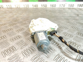 Моторчик стеклоподъемника левый задний Ml 164