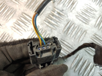 Ручка двери передней правой Ml 164