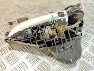 Ручка двери передней левой Ml 164