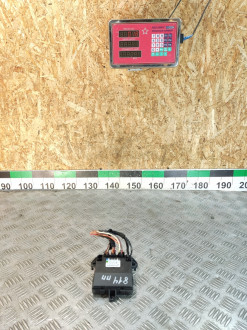 Блок управления двери Ml 164