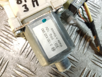 Моторчик стеклоподъемника правый задний Ml 164