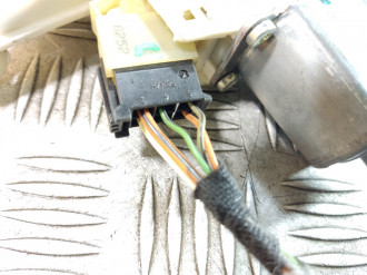 Моторчик стеклоподъемника правый задний Ml 164