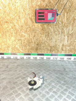 Моторчик стеклоподъемника правый передний Ml 164