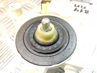 Моторчик стеклоподъемника правый передний Ml 164