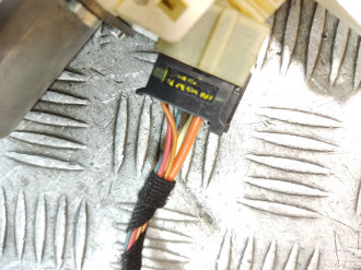 Моторчик стеклоподъемника правый передний Ml 164