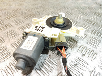 Моторчик стеклоподъемника правый передний Ml 164