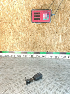 Ответная часть ремня безопасности Ml 164