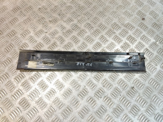 Накладка порога внутренняя передняя левая Ml 164