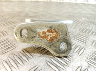 Петля двери передней правой верхняя Ml 164