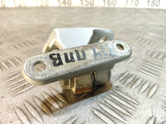 Петля двери передней правой верхняя Ml 164