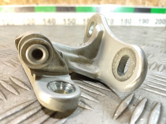 Петля двери задней левой верхняя Ml 164