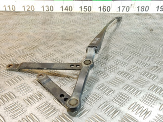 Поводок стеклоочистителя передний правый Ml 164