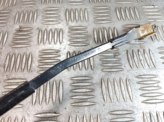 Поводок стеклоочистителя передний левый Ml 164