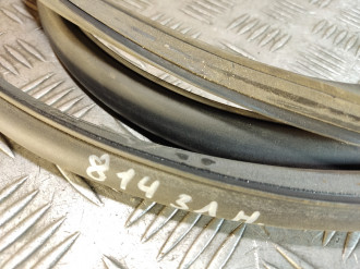 Уплотнитель двери задней левой Ml 164