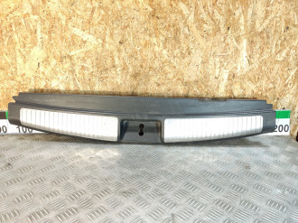 Обшивка багажника Ml 164