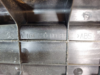 Обшивка багажника Ml 164