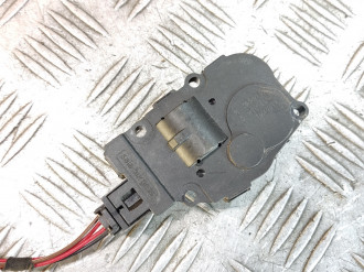 Моторчик заслонки отопителя Ml 164