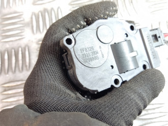 Моторчик заслонки отопителя Ml 164