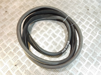 Уплотнитель двери задней правой Ml 164