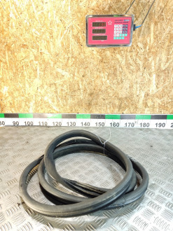 Уплотнитель двери передней правой Ml 164