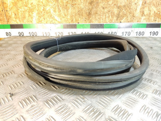 Уплотнитель двери передней правой Ml 164