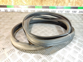 Уплотнитель багажника Ml 164