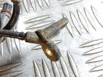 Датчик ABS передний правый Ml 164